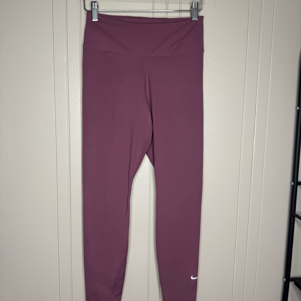 Nike Training One Sculpt tight leggings in mauve - Picture 8 of 16